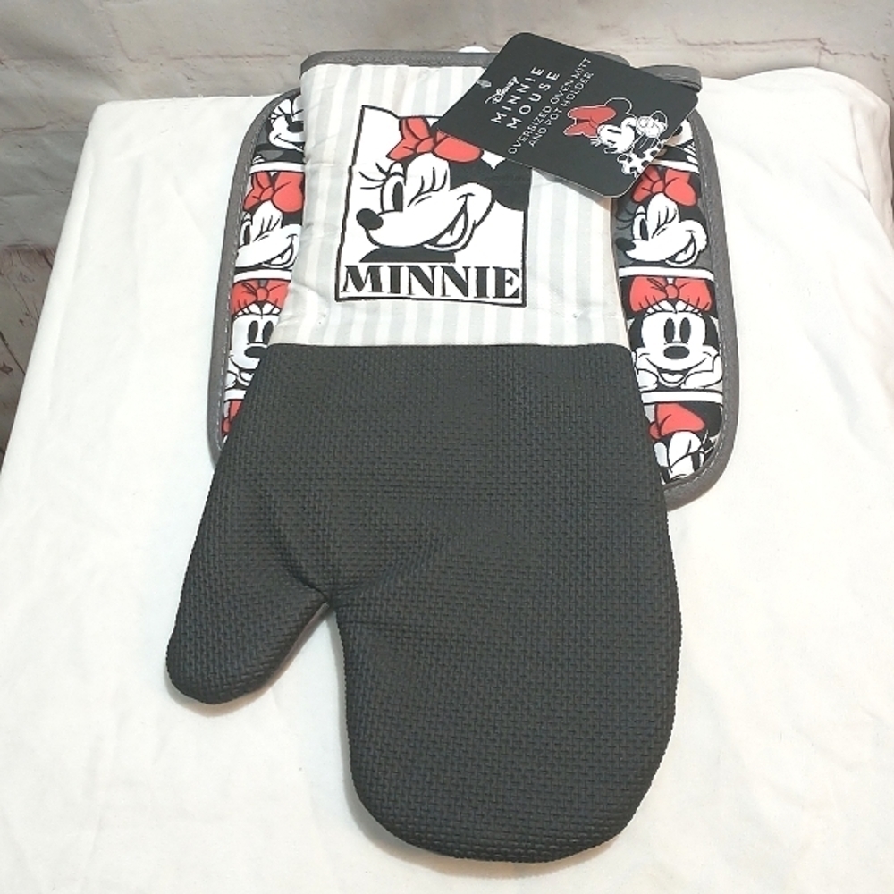 DISNEY Minnie Mouse Oven Mitt And Pot Holder Set NWT